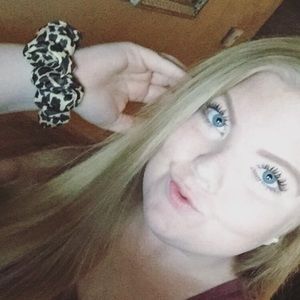 Meet your Posher, Cora